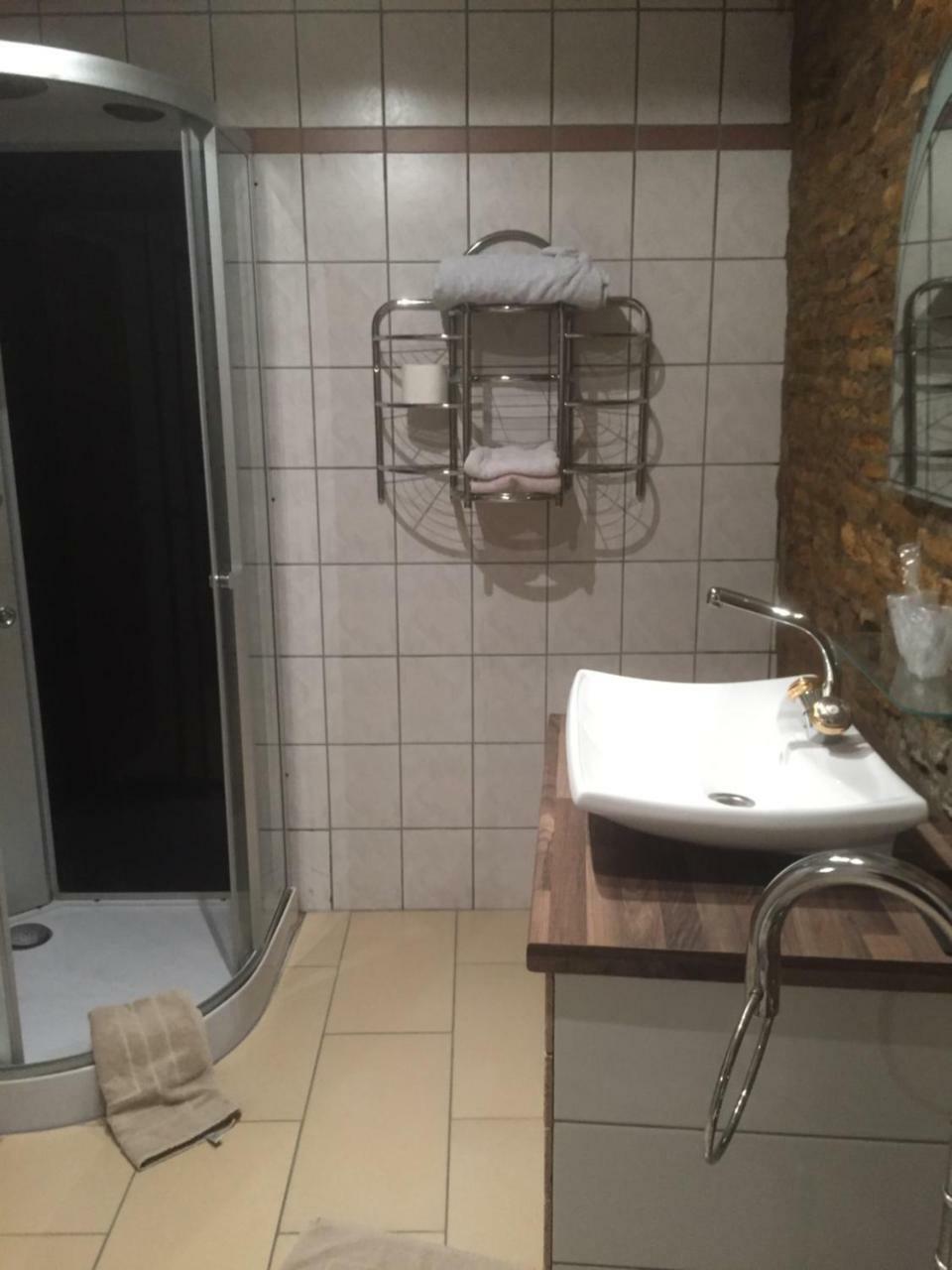 Weinschloesschen Im Weingut Roos Hotell Ilbesheim Eksteriør bilde